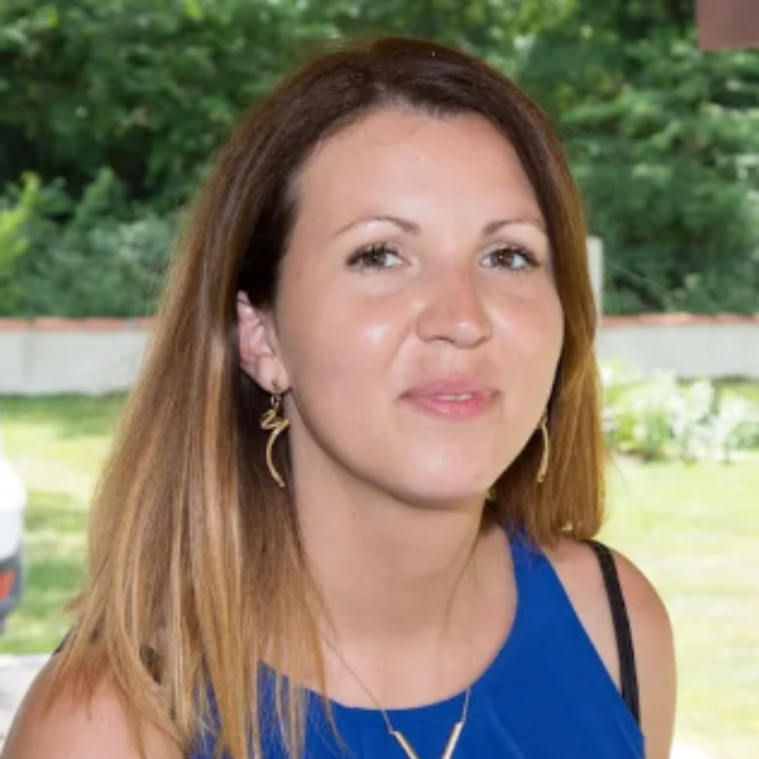 <em>Sarah R.</em>